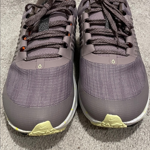 Nike Women’s Gray and Orange Running Shoes - Picture 2 of 6